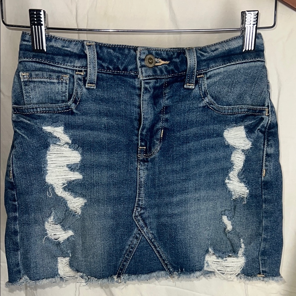 Hollister High-Rise Medium-Wash Distressed Denim Skirt - size 00 - w23”